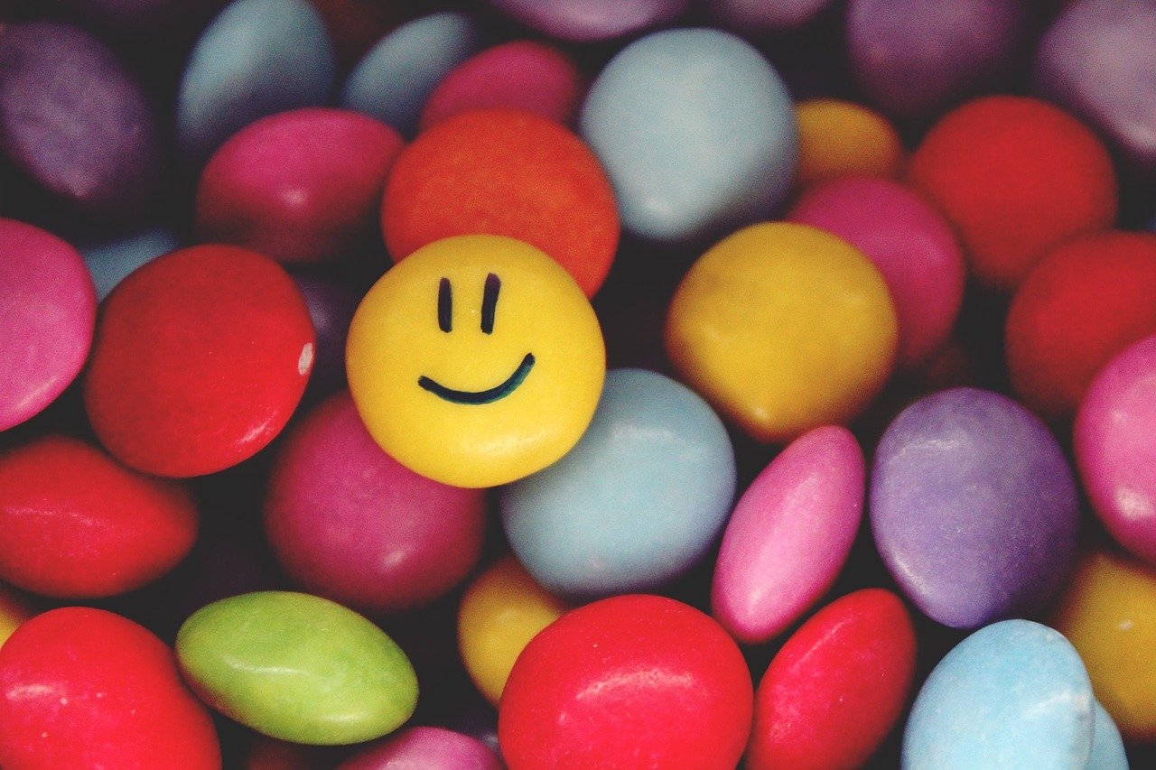 smarties, smiley, emoticon-991229.jpg